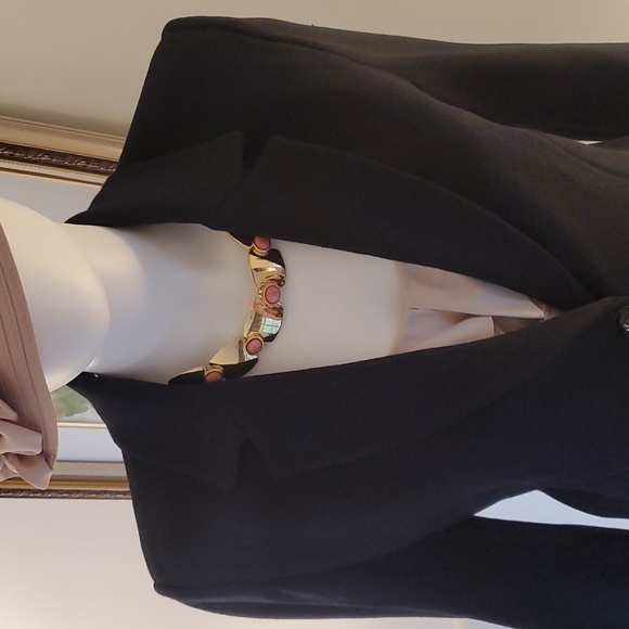 St. John Basics 2-Button Black Blazer in Classic Santana Knit, Size 8 - Picture 2 of 12